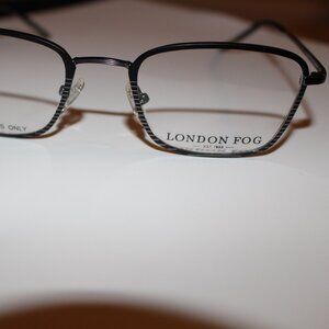 London Fog Gary Black 50-21-145 with Hard case